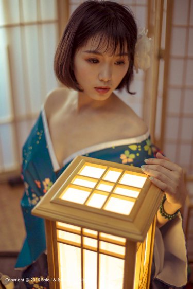 美女按摩